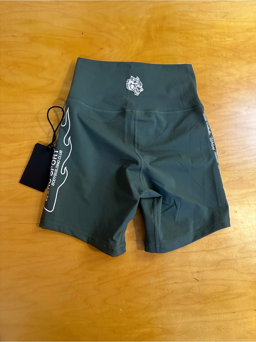 Darc Sport She Wolf Move Fast Training Shorts Norse Green Small NWT - Picture 4 of 4